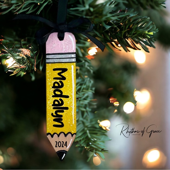 Personalized Ornament Perfect for Celebrating Your Child's First Year of School - Picture 6 of 11